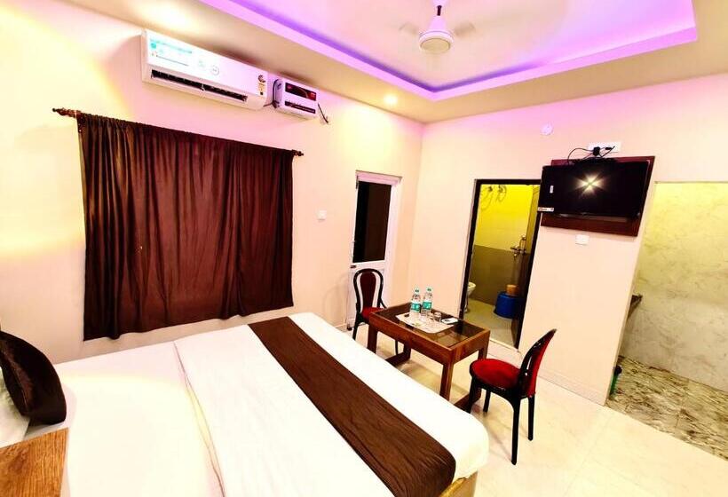 اتاق لوکس با تخت بزرگ, Goroomgo Blue Sagar Puri Near Sea Beach   Newly And Decorated Room With Fully Air Conditioning  Lift