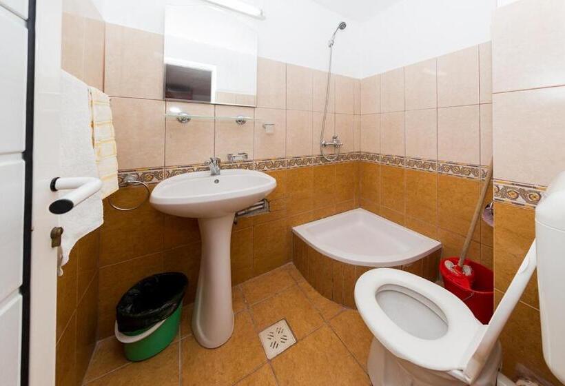 غرفة دور أخير, Casa Blanca Din Costinesti