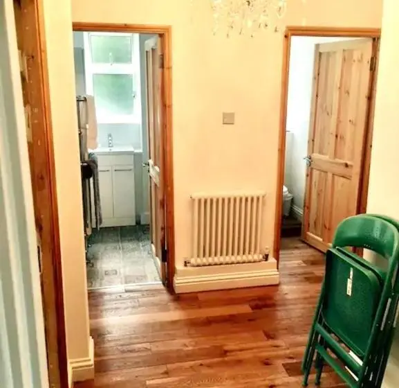 バルコニー付きスタンダードルーム, Waterloo Central London Private Rooms In Shared Apartment