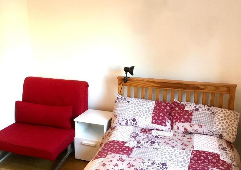 اتاق اکونومی, Waterloo Central London   Private Rooms In Shared Apartment