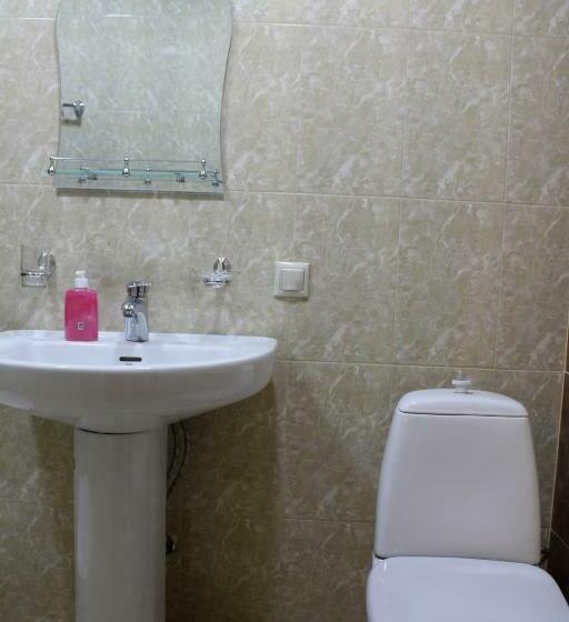 اتاق لوکس, Anna Home B&b