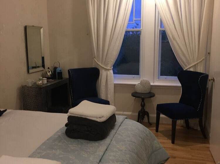 스탠다드 룸 더블 침대, Copper Beech House