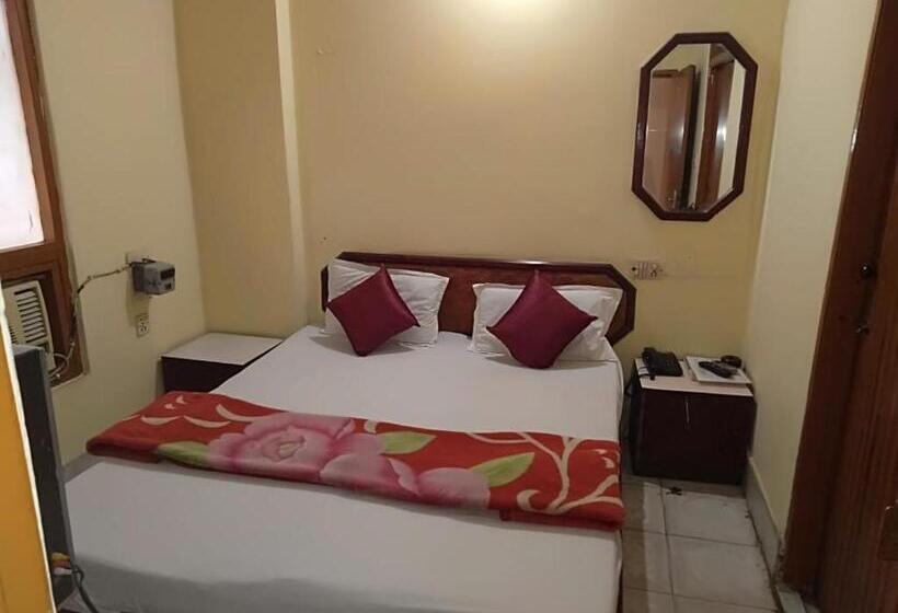 اتاق اکونومی, Ambassador Inn