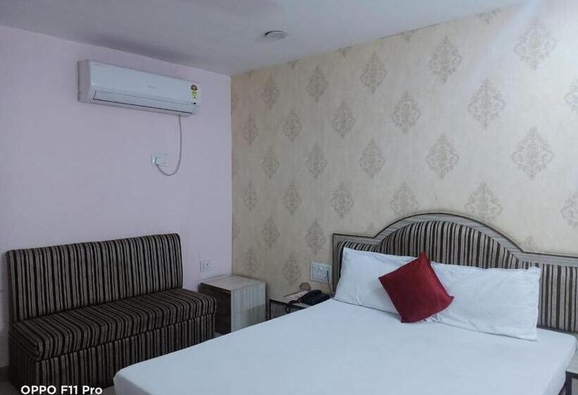 اتاق اکونومی, Ambassador Inn