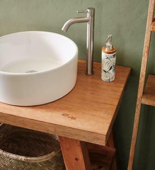 バス共有のスタンダードルーム, Basecamp Yoga Beach House