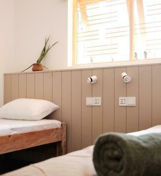 バス共有のスタンダードルーム, Basecamp Yoga Beach House