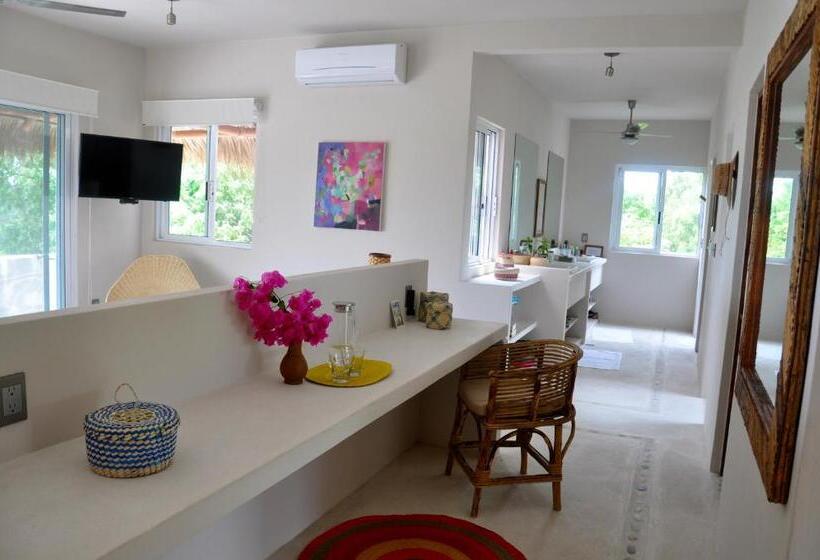 带海景的复工套房, Casa Cometa