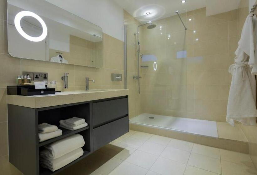 프리미엄 스튜디오, Fraser Suites Abuja