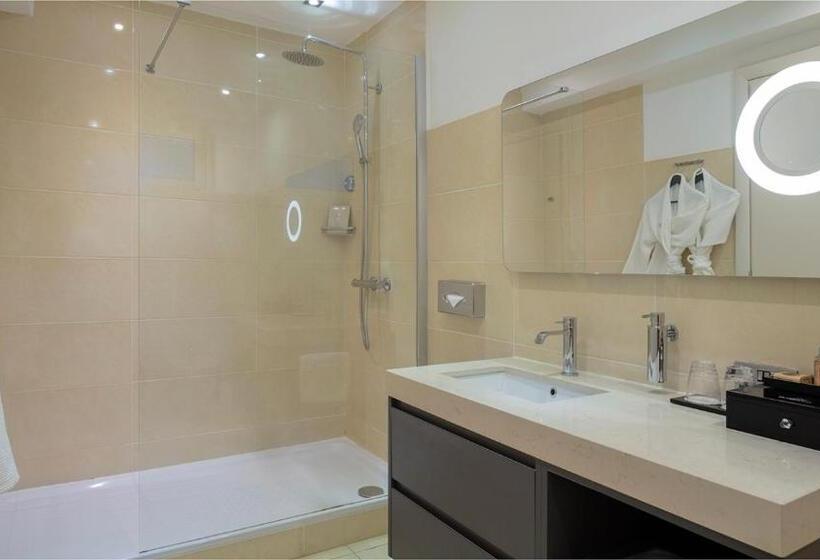 수피리어 스튜디오, Fraser Suites Abuja