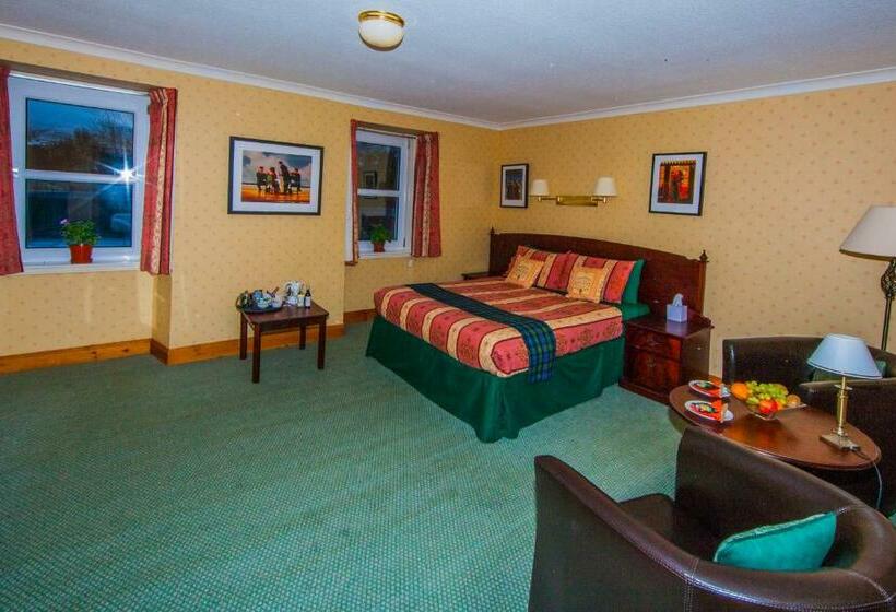 スタンダードルーム, Muthu Dalmally