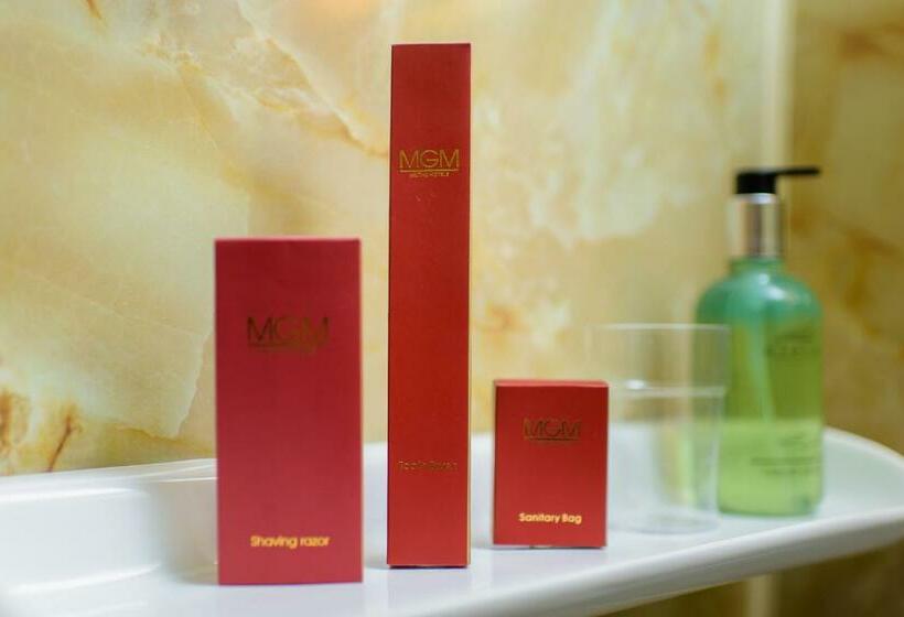 スタンダードシングルルーム, Muthu Dalmally