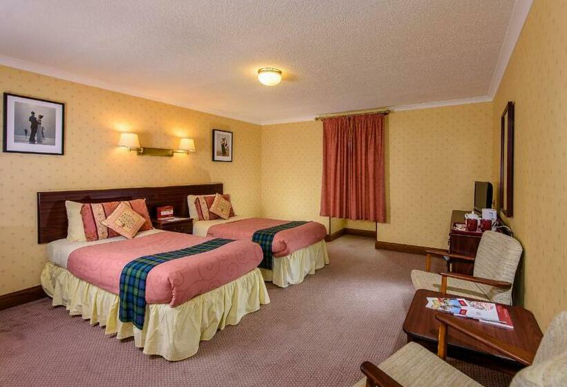 スタンダードルーム, Muthu Dalmally