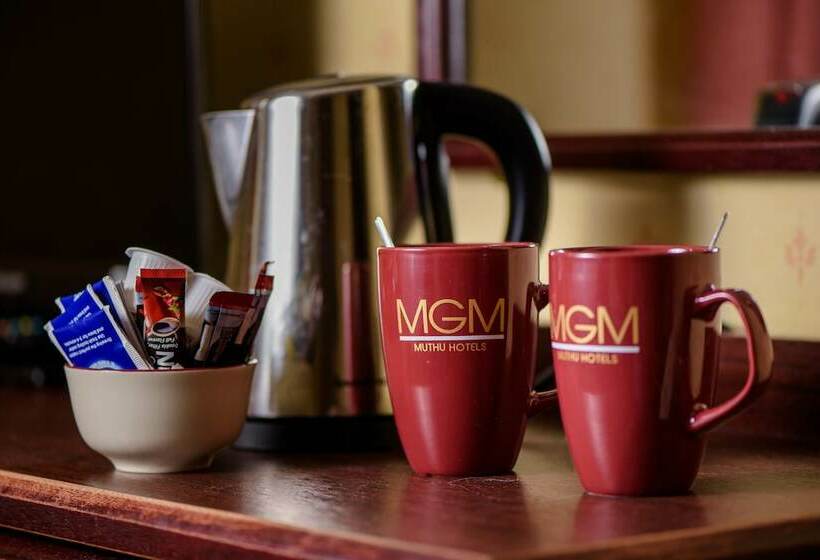 スタンダードルーム, Muthu Dalmally