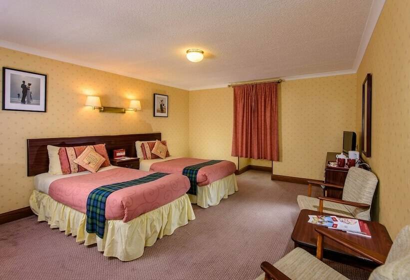 スタンダードルーム, Muthu Dalmally