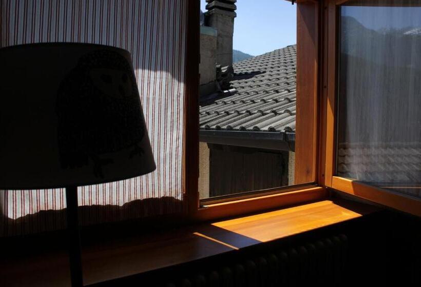 غرفة دور أخير, B&b Villa Dalegno