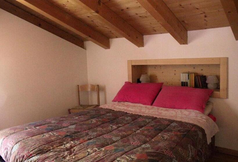 غرفة قياسية مزوَّدة بشُرفة, B&b Villa Dalegno