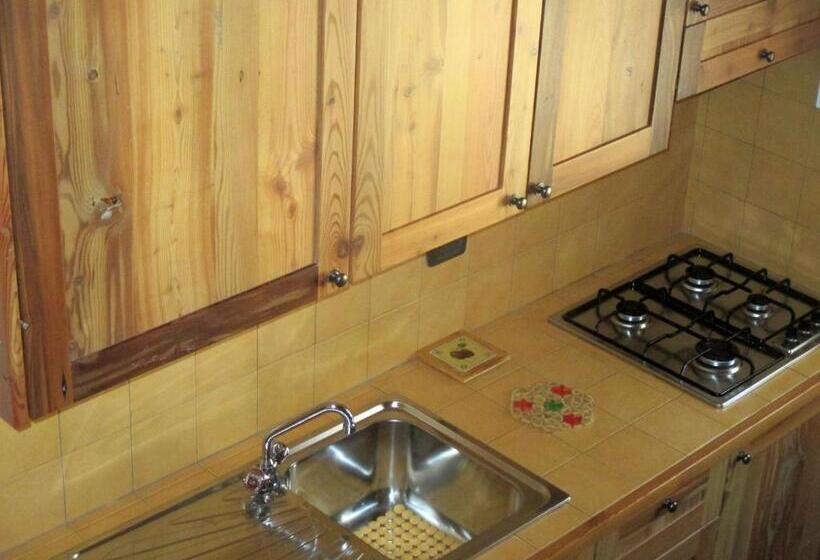 غرفة قياسية مزوَّدة بشُرفة, B&b Villa Dalegno