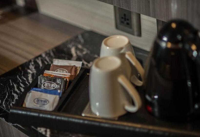 디럭스 룸, Arthama Hotels Makassar