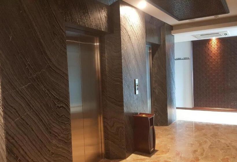 Номер Deluxe Вид на Море, Arthama Hotels Makassar