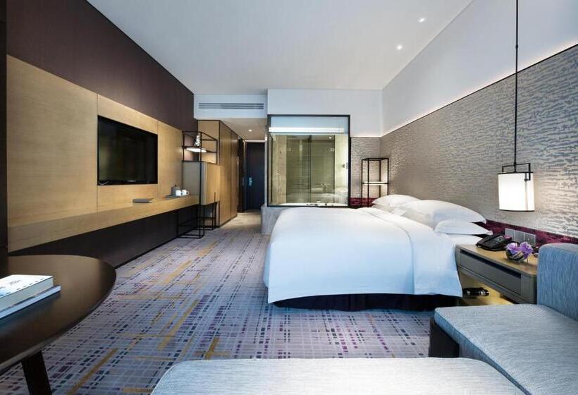 اتاق استاندارد با تخت بزرگ, Crowne Plaza Baoji City Center, An Ihg