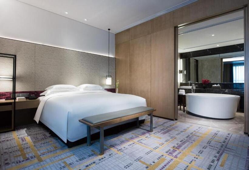 스위트 킹사이즈 침대, Crowne Plaza Baoji City Center, An Ihg