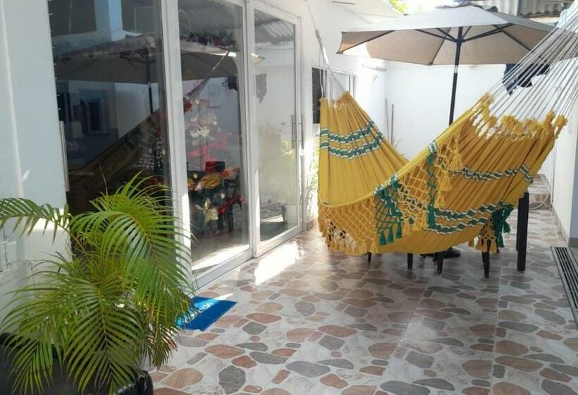 חדר סטנדרט לארבעה, Don Toño Tolú