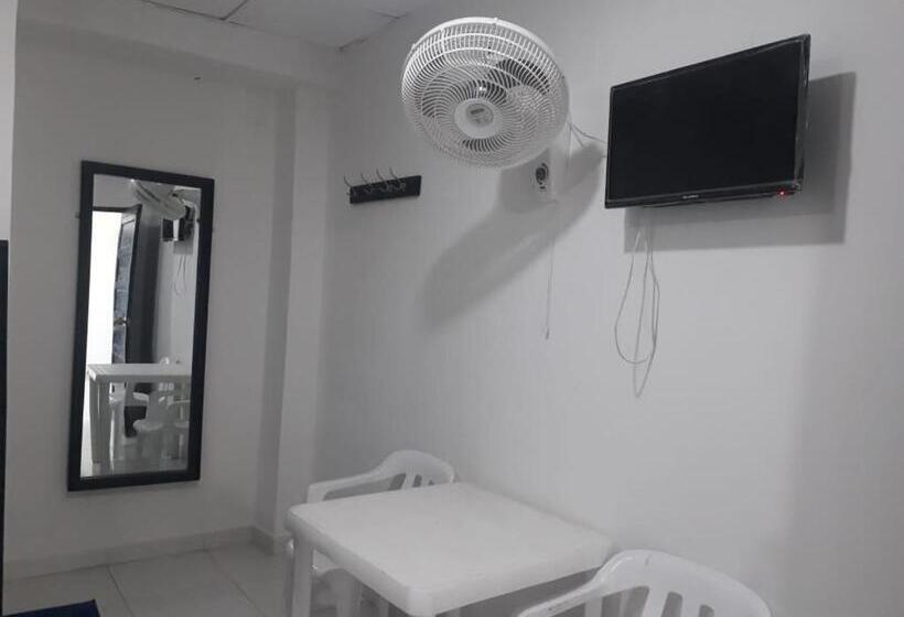 חדר משפחתי, Don Toño Tolú