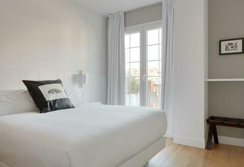 غرفة قياسية مزوَّدة بشُرفة, Flysch