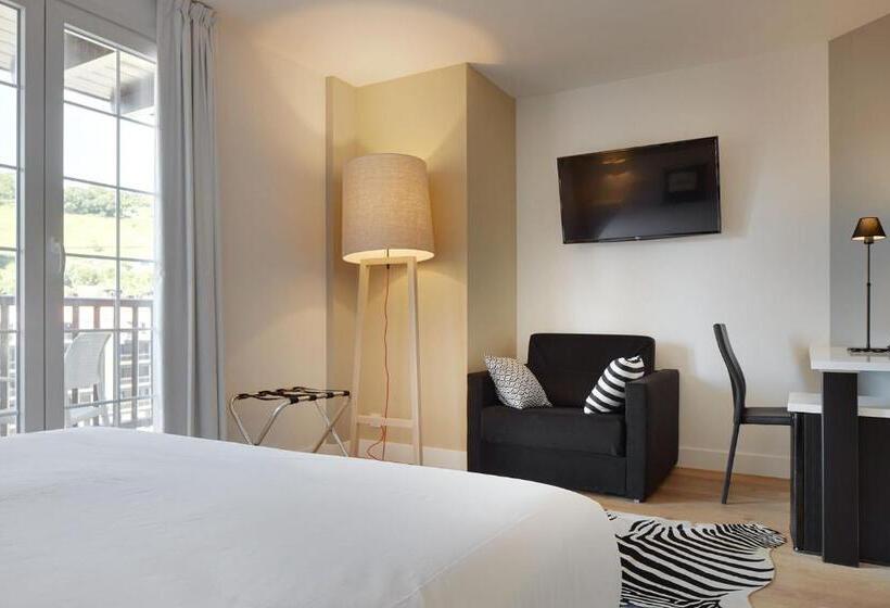 غرفة سوبيريور مزوَّدة بتراس, Flysch