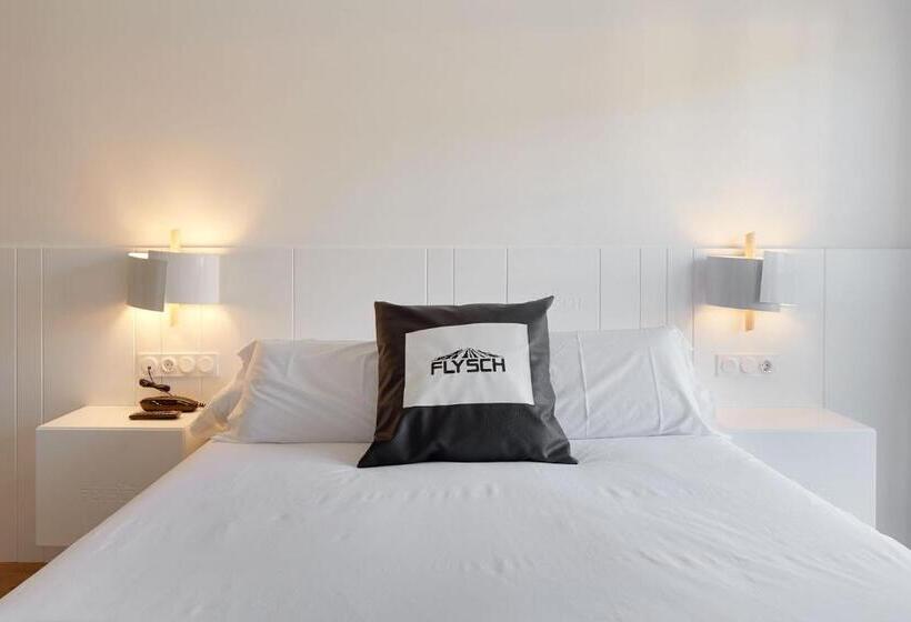 غرفة قياسية فردية مزودة بشُرفة, Flysch