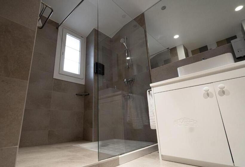 شقة غرفة واحدة مزودة بتراس, Flysch