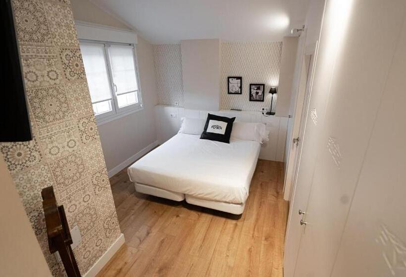 شقة غرفة واحدة مزودة بتراس, Flysch