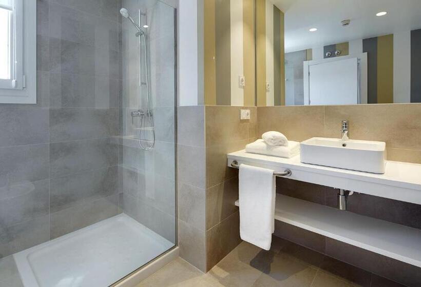 غرفة ديلوكس عائلية, Flysch