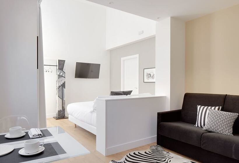 إستوديو قياسى مزودة بتراس, Flysch