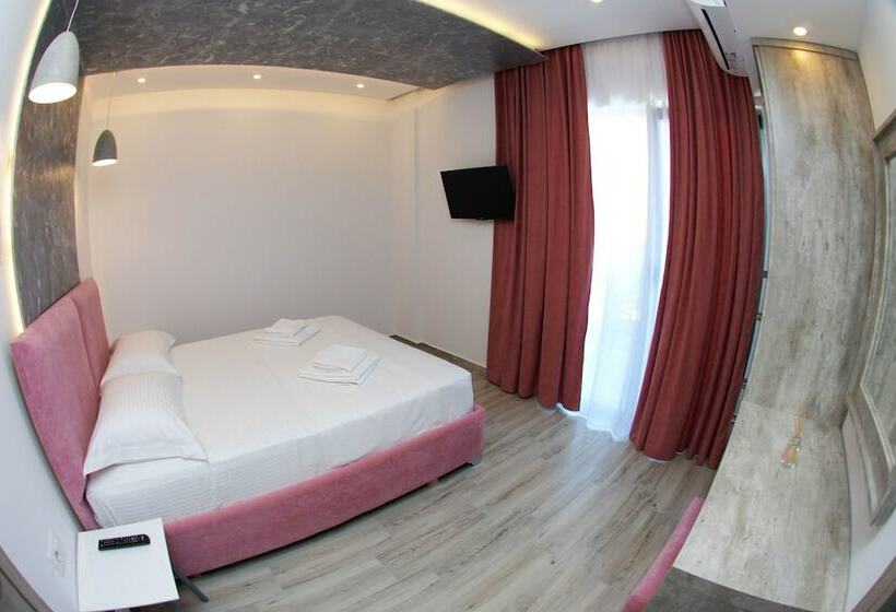 غرفة قياسية مزوَّدة بشُرفة, Kuburi