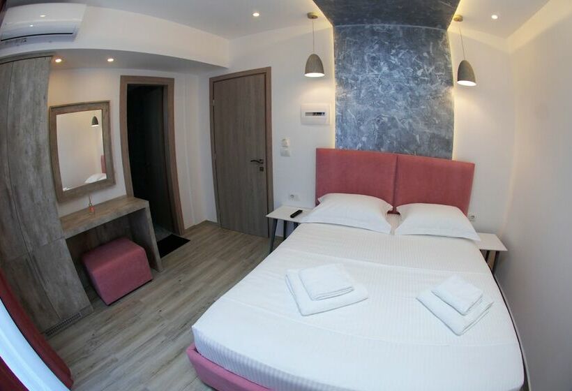 غرفة قياسية مزوَّدة بشُرفة, Kuburi