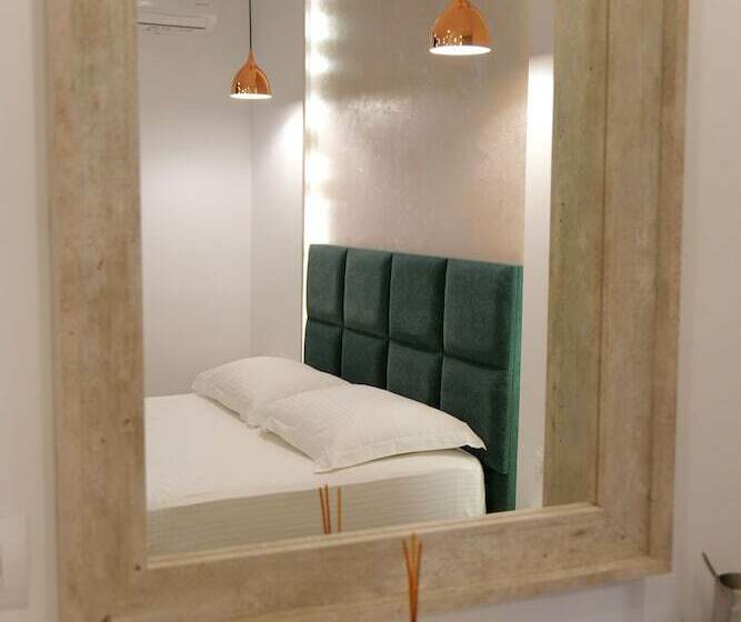 غرفة قياسية مزوَّدة بشُرفة, Kuburi