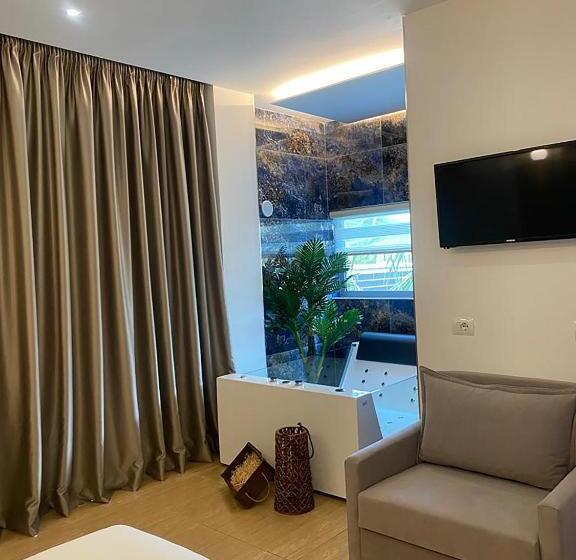 غرفة قياسية, Kuburi