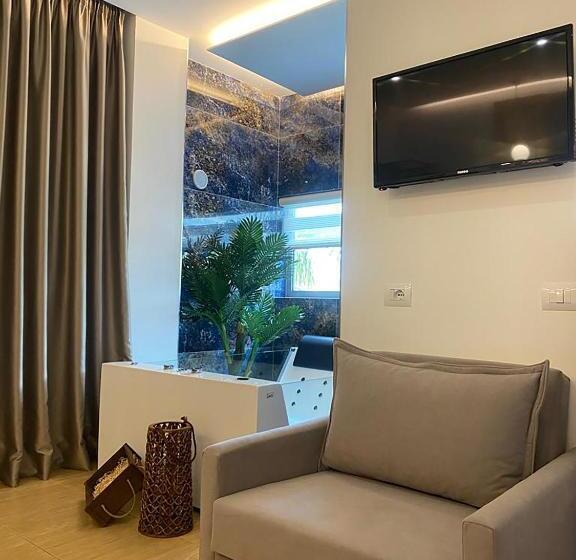 غرفة قياسية, Kuburi