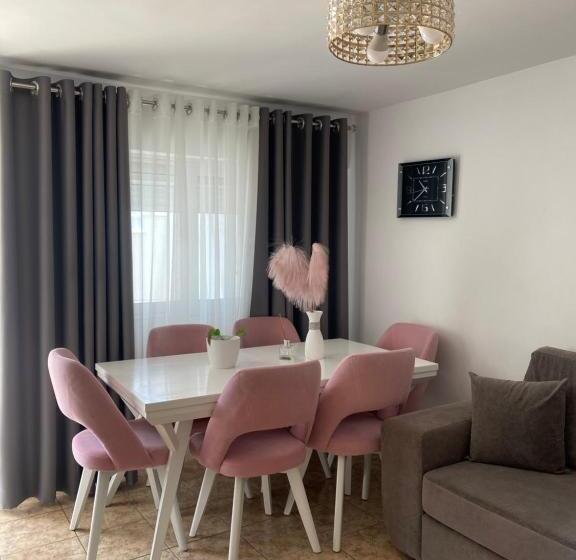 شقة غرفتين, Kuburi