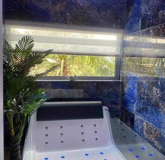 غرفة قياسية, Kuburi