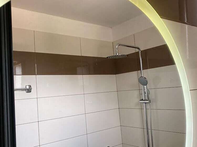 غرفة قياسية, Kuburi