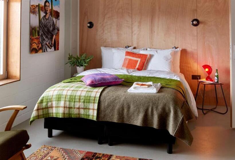 Номер Deluxe, Qfactory