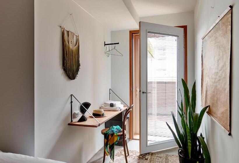 Трехместный Номер Стандарт с Балконом, Qfactory