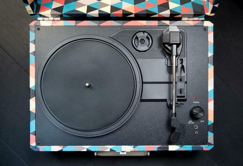 اتاق لوکس, The Highland House