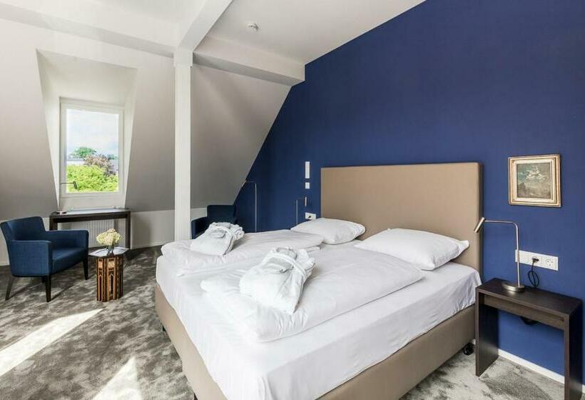 سوییت, Villa Grunewald