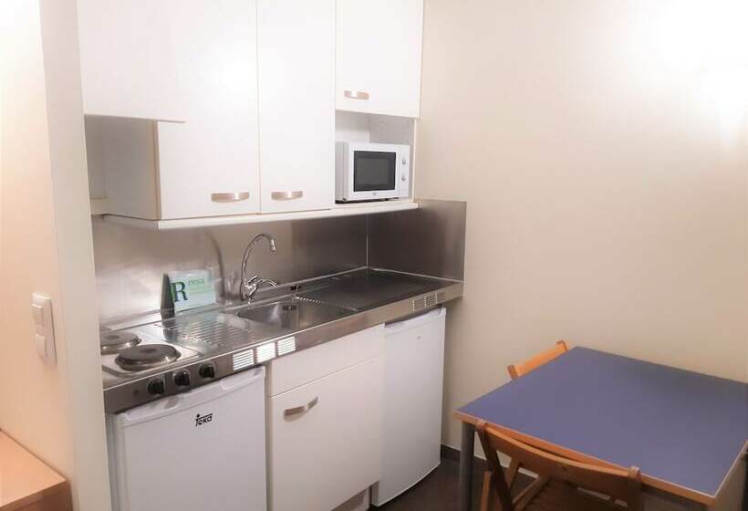 클래식 스튜디오, Residencia Universitaria As Burgas