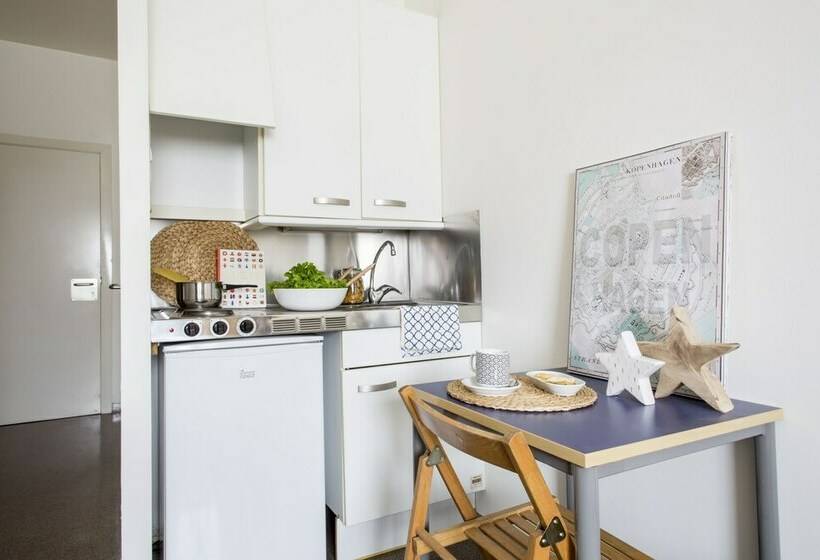 스탠다드 스튜디오, Residencia Universitaria As Burgas