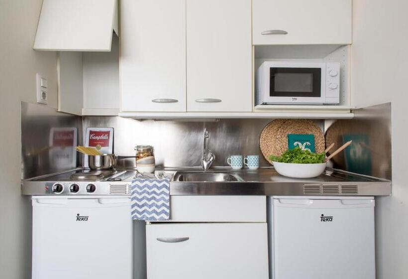 클래식 스튜디오, Residencia Universitaria As Burgas