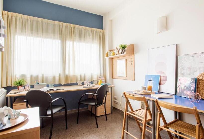 수피리어 스튜디오, Residencia Universitaria As Burgas